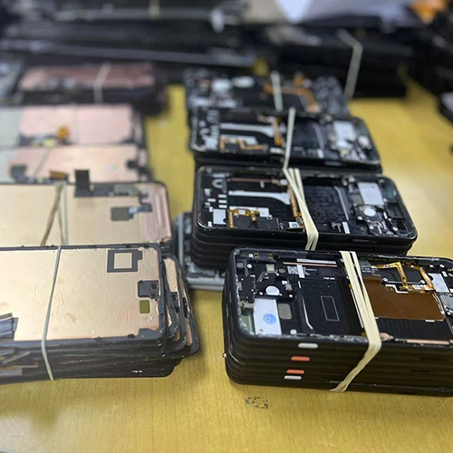 Используются ЖК -экраны Samsung